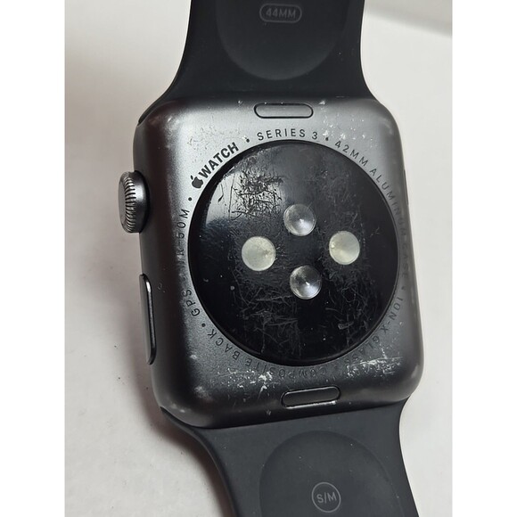 Apple Watch Series 3 42mm GPS Space Gray Aluminum Black Sport Band A1859 MTF32LL - Picture 14 of 15